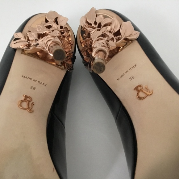 RALPH & RUSSO BLACK PATENT LEATHER EDEN PUMP SHOES - Picture 5 of 7